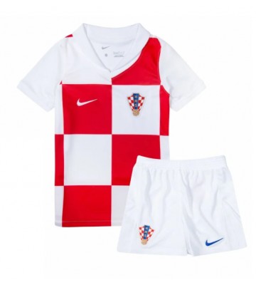 Kroatien Hemmakläder Barn EM 2024 Kortärmad (+ Korta byxor)